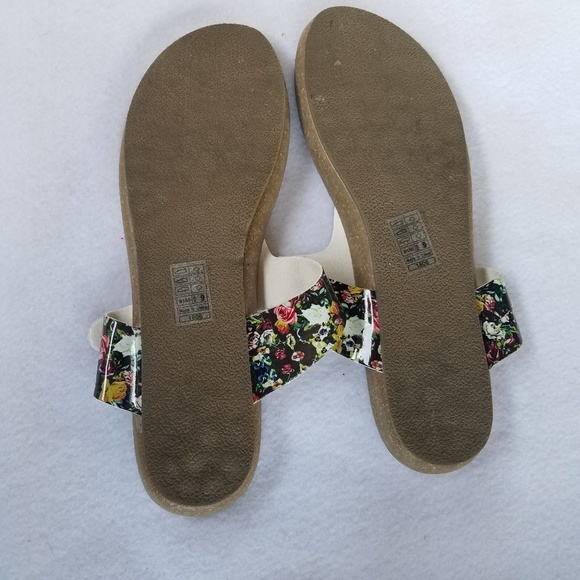 Blowfish Malibu Thong Sandals - Picture 4 of 5